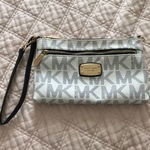 Michael Kors Wristlet Wallet